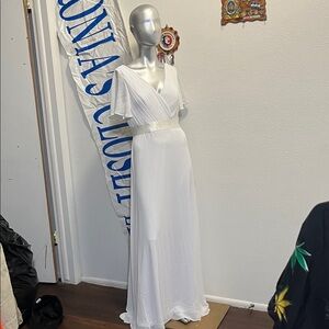 Elegant White Maxi Dress